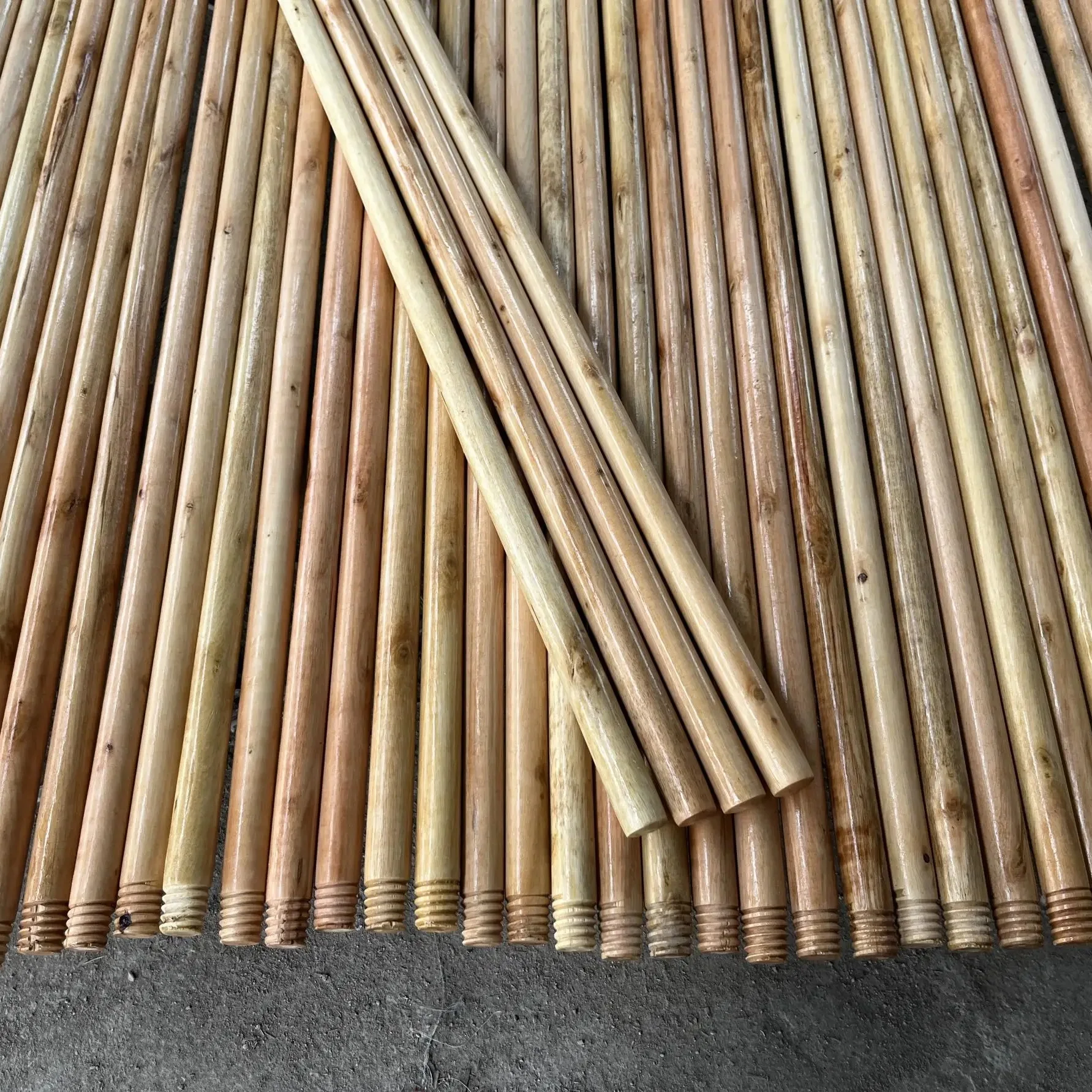 factory cleaning tools paint varnishing broom handle brush mop stick in wholesale