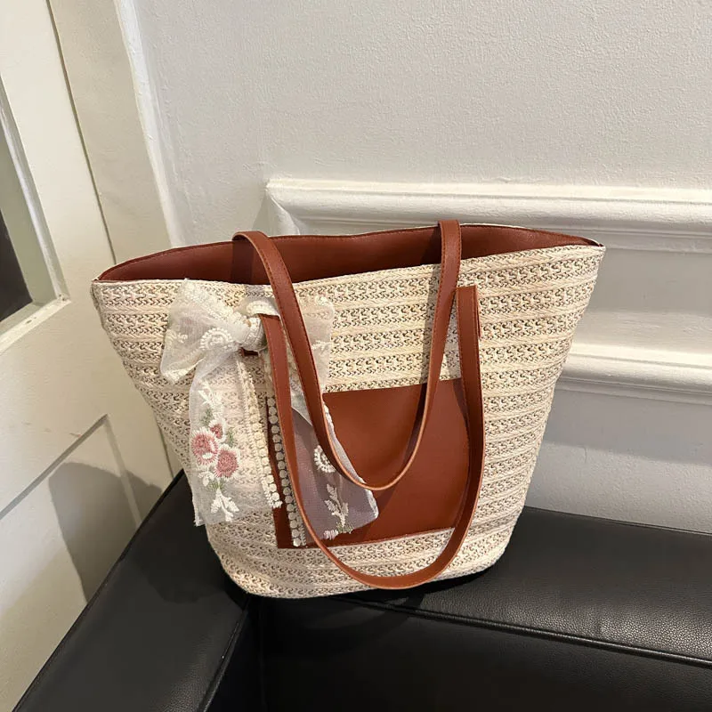 Straw bag women 2024 new holiday large capacity beach bag woven vegetable basket Tote bucket bag