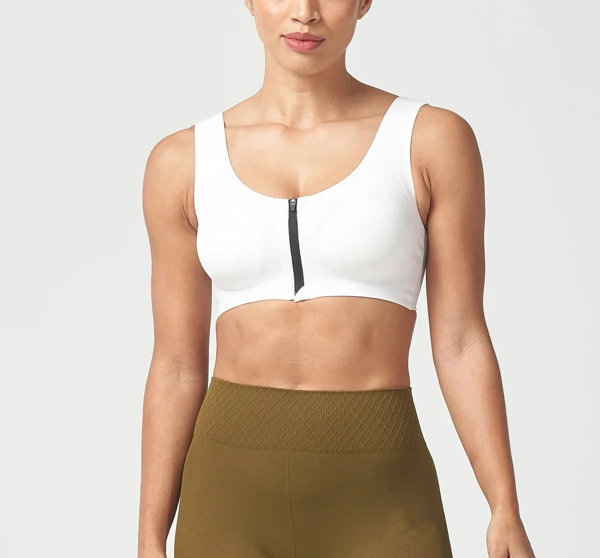 Custom blank body fit 61% Nylon 39% Elastane bra for women