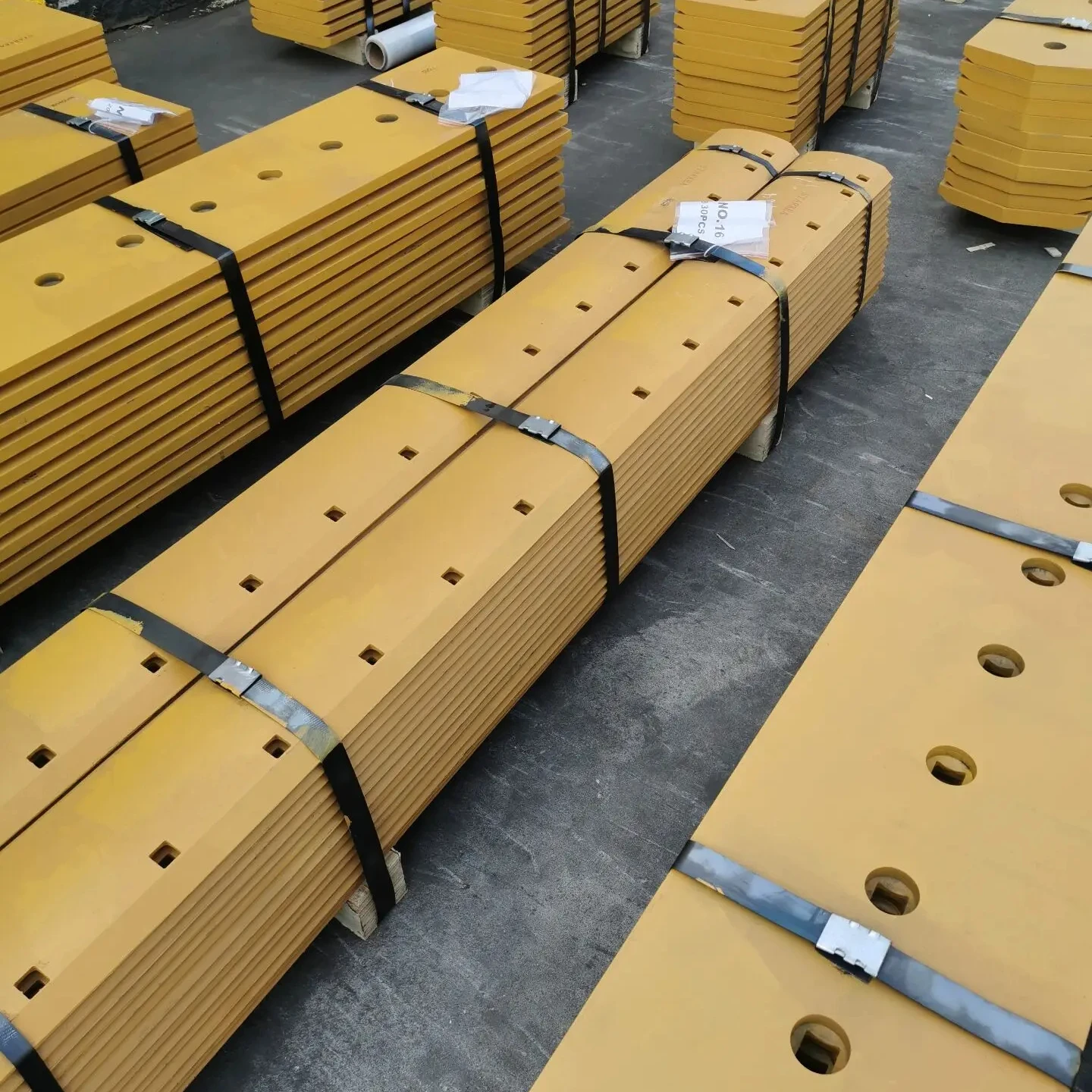 Boron Steel Bulldozer Cutting Edge 7T6678 D7R Dozer Blade, D5N End Bit Dozer Cutting Edge End Bit