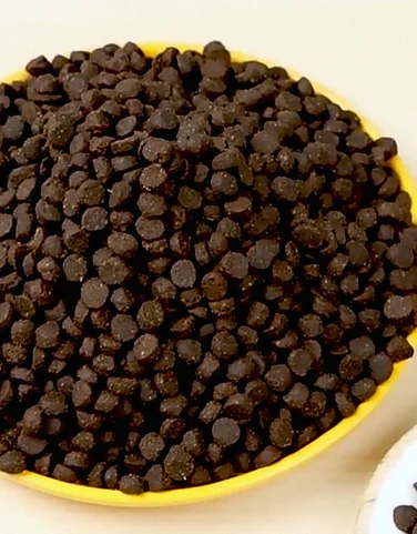 The plant directly supplies chicken, beef and fish flavored dry cat food with protein content of 18% to 45%