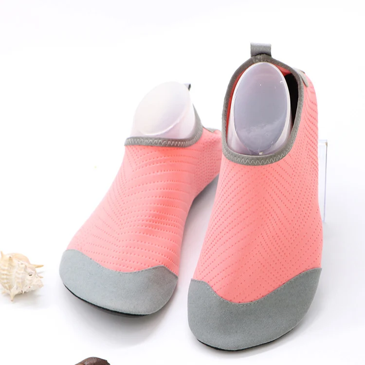 Wholesale Outdoor Aqua Water Shoes Sports Swimming Adult Unisex Soft Cushion Diving Beach Shoes