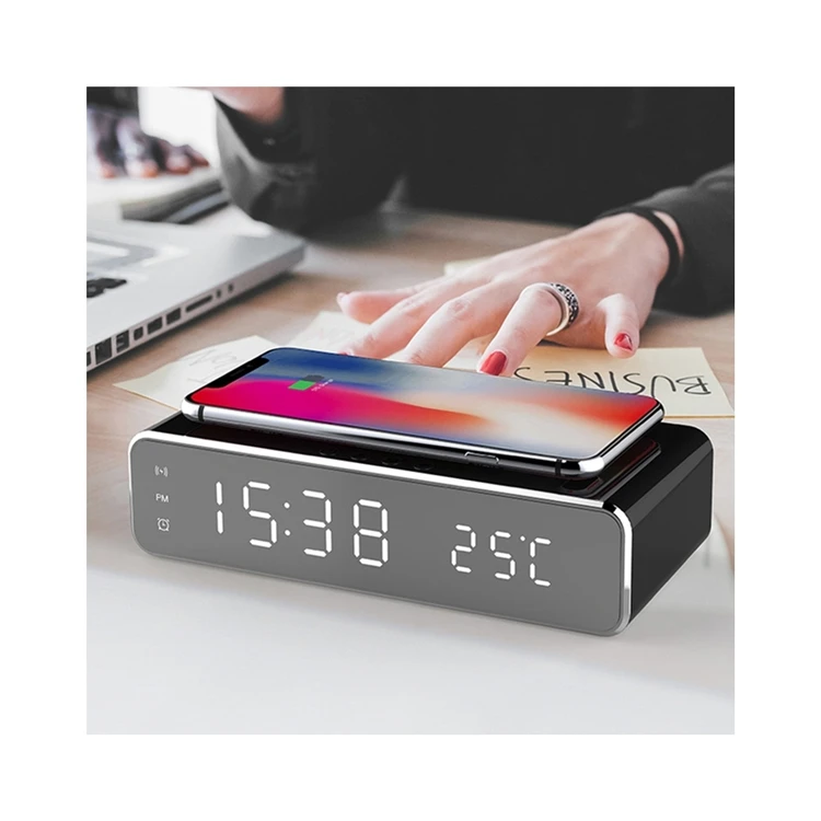 High Quality Cheap Smart Phone 3 In 1 Charging Station Multifunction Chargers Qi Wireless Charger