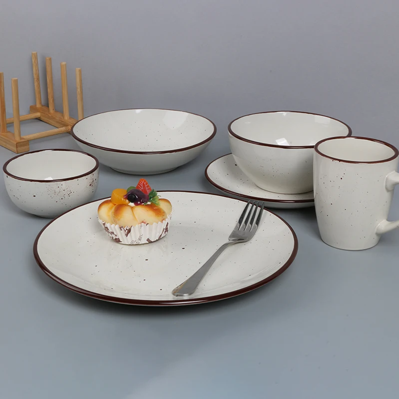 Hot Selling High Quality Nordic Style  Ceramic Tableware Set Black Dot Design Porcelain  Ceramic Dinnerware Set