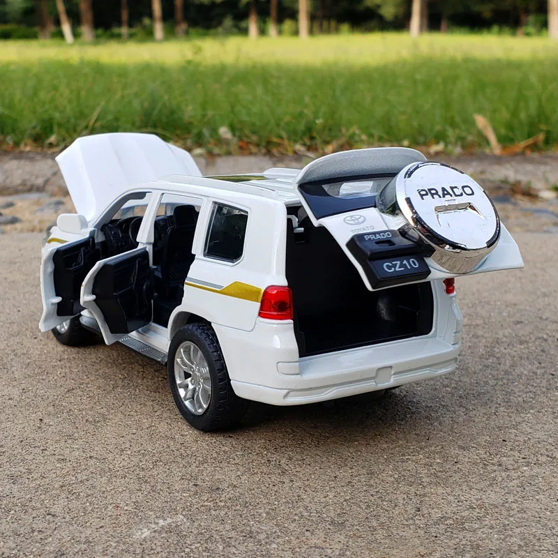PANDAS Diecast Metal Model 1/32 PRADO Car Model Pull back Door Open Sound Light Decoration Collection Alloy Model Car Toy