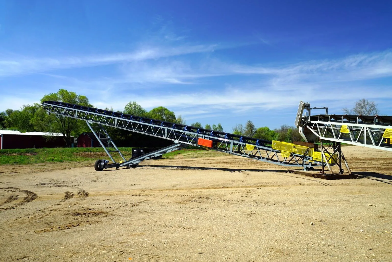 Portable Transfer Conveyor Jump or Grasshopper quick set-up and high production Very Durable