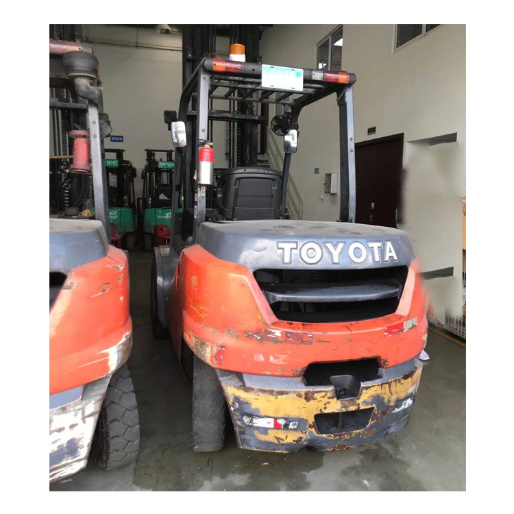 Good Condition 2 pcs Toyota 5Ton Used Forklifts for sale