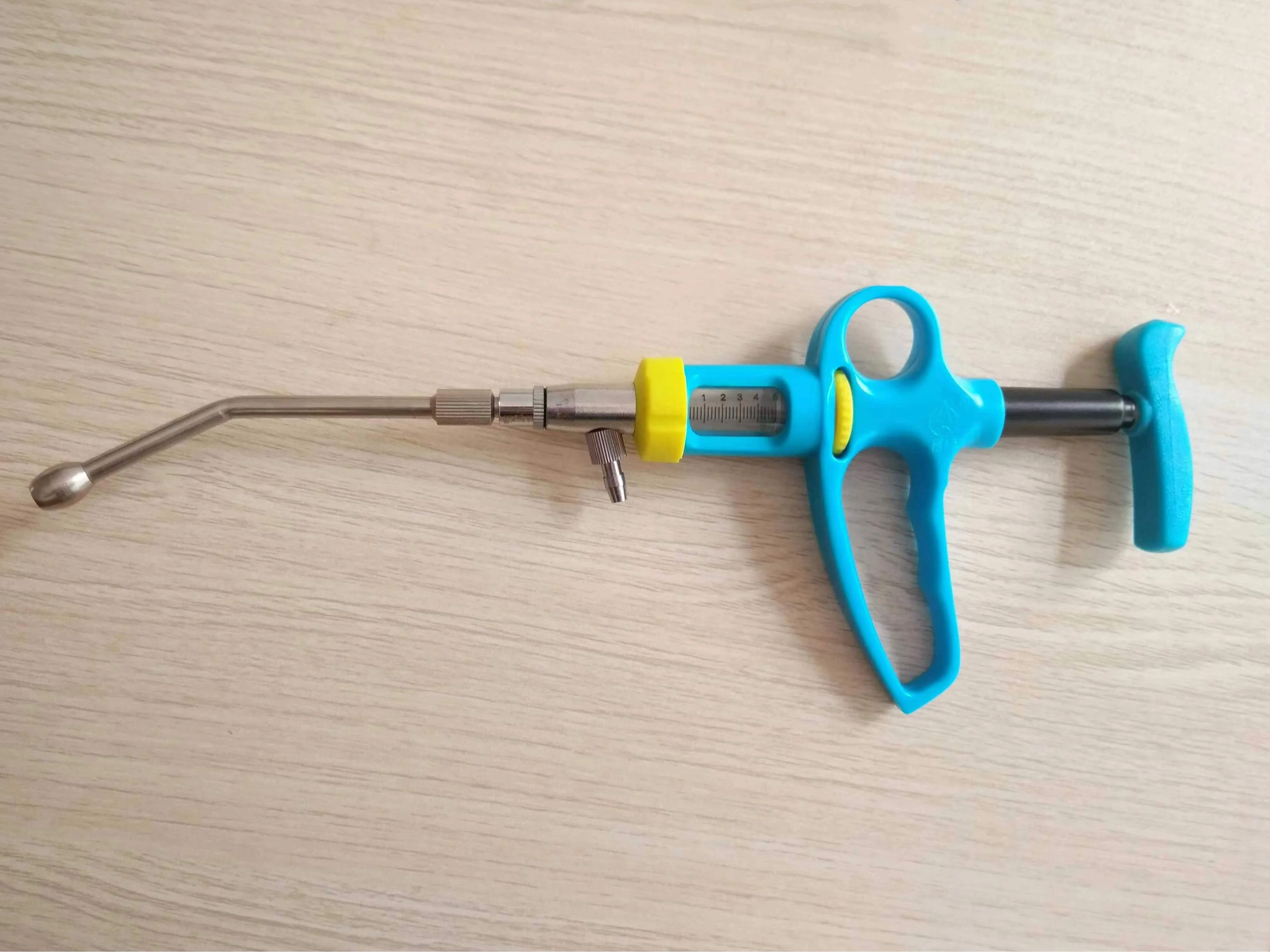 5ml Livestock Veterinary Syringe Continuous Injection Animal Health Products Automatic Drenching Gun With Nozzle