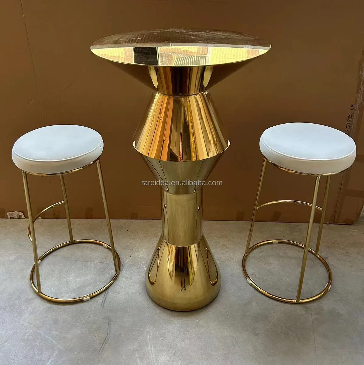 Display Twist Shape Dessert Table Stand Shiny Gold Wedding Plinth Bar Table