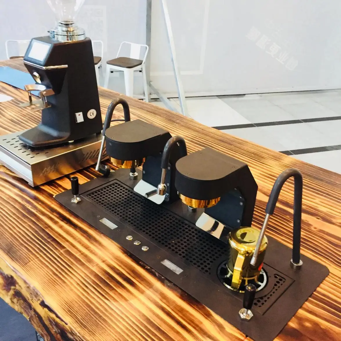 Коммерческое использование интегрированная итальянская полуавтоматическая настольная машина для приготовления кофе с тремя котлами