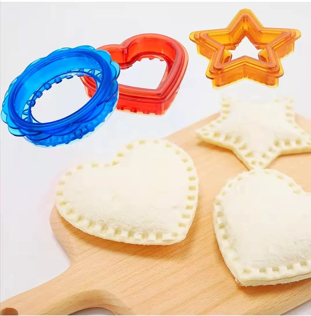 Hot Selling Crustable Bread Press Uncrustable Crustless Sandwich Biscuit Decruster Cutter And Sealer Maker Set  For Kids