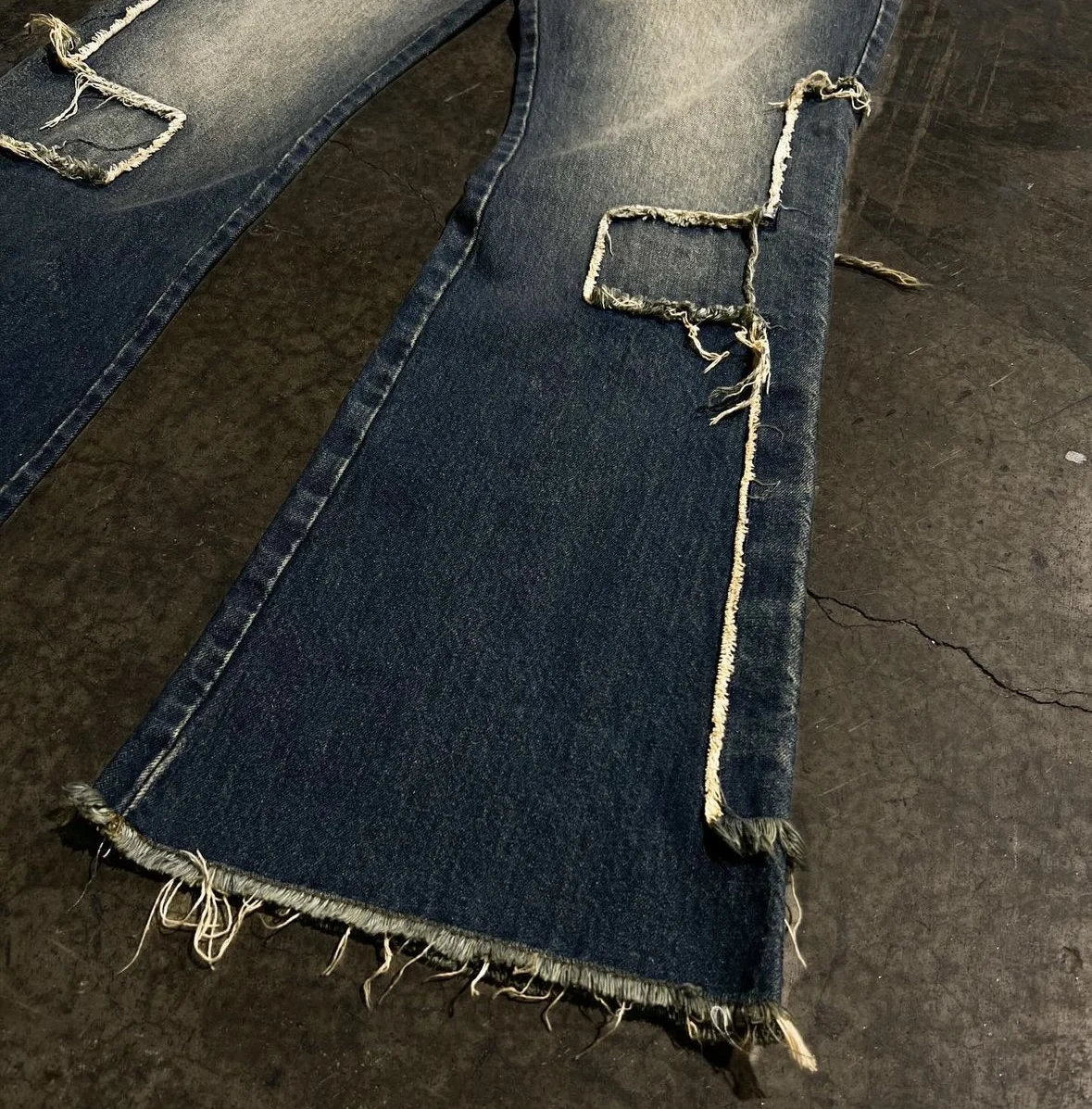 Custom distressed embroidery acid wash street wear oversized baggy vintage flared denim jeans for men
