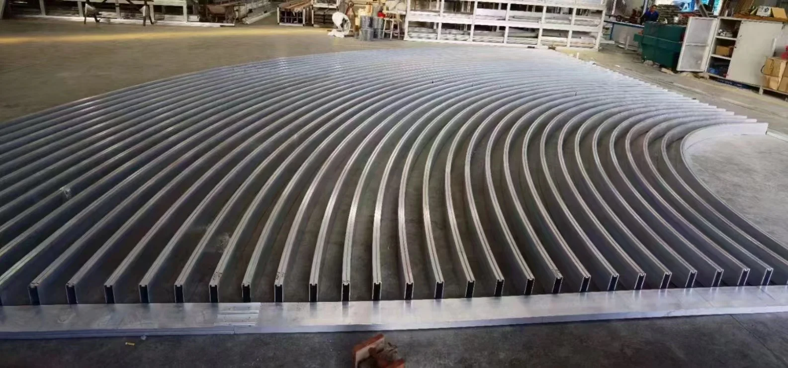 metal suspended aluminum extruded curved baffle ceiling design