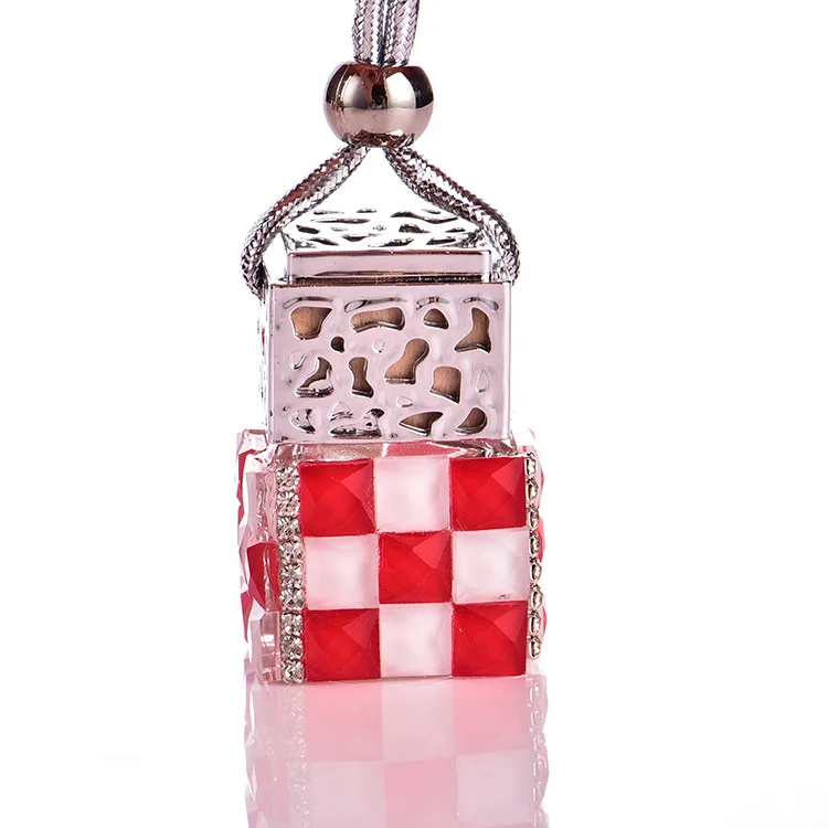 Innovative Diamond Crystal Car Perfume Bottles Perfume Pendant with Hang Rope Gold Silver Cap For Car Decorations Air Freshener