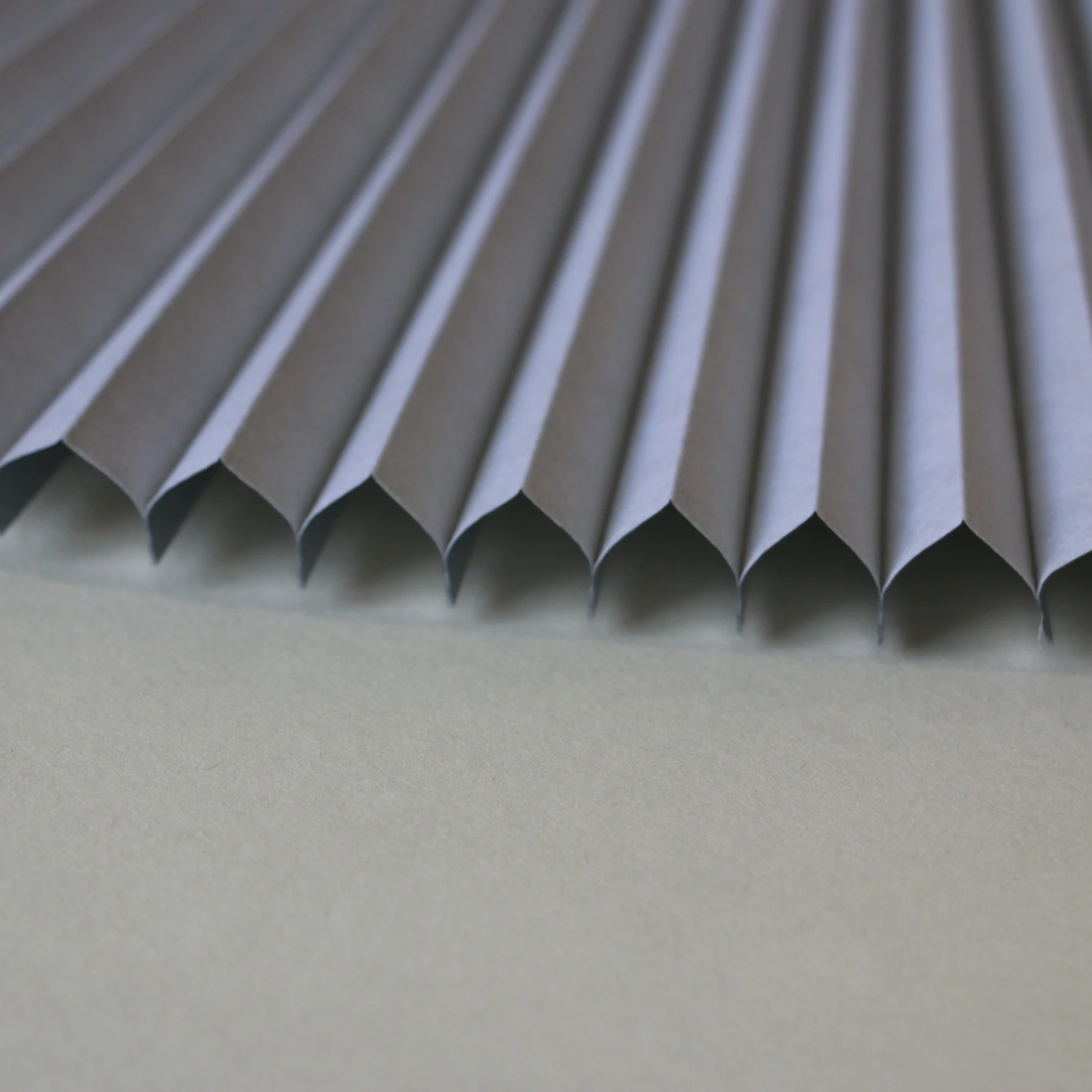 Durable and UV resistant pleated fabric for luxury home decoration curtains