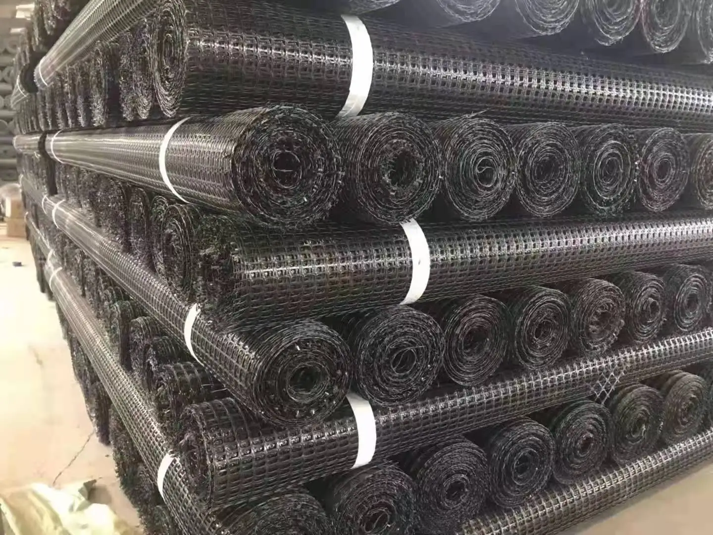 Factory sale various ce iso biaxial 20kn 40kn subgrade reinforcement geogrid 2020 4040