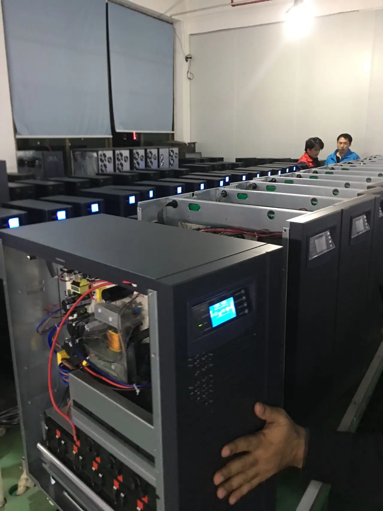 High Quality Made In China Inverter Ups Home Online 2000Va/1200W Ups For Wind Power System