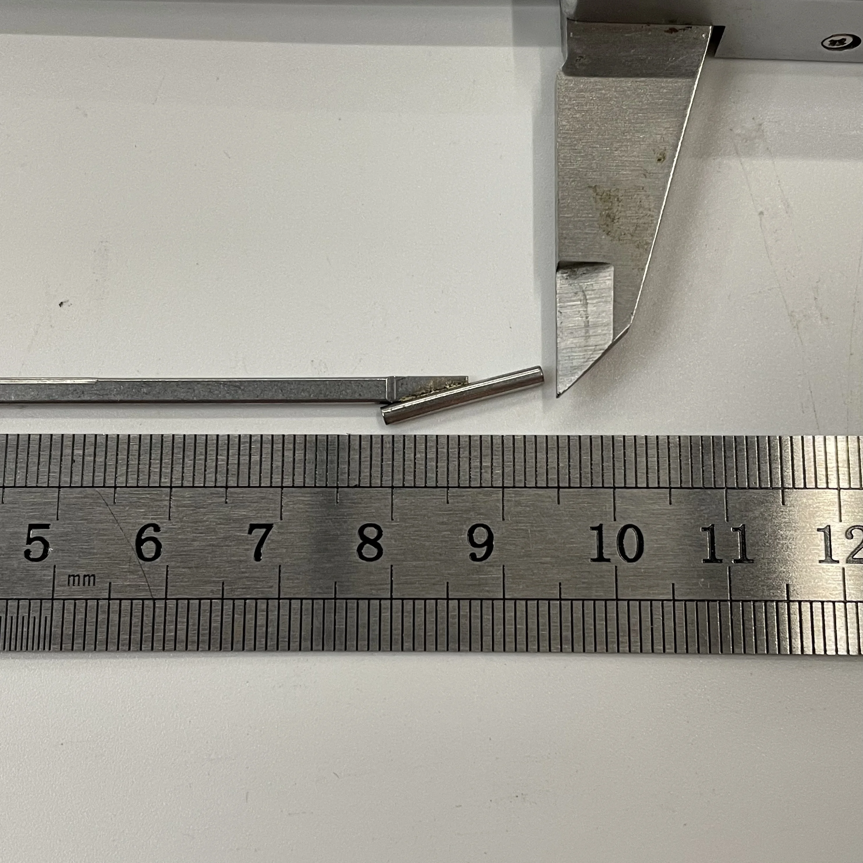 High-quality crochet machine Tonghong 1.0-74-120 Weft needle hook knitting machine accessories Textile machinery accessories