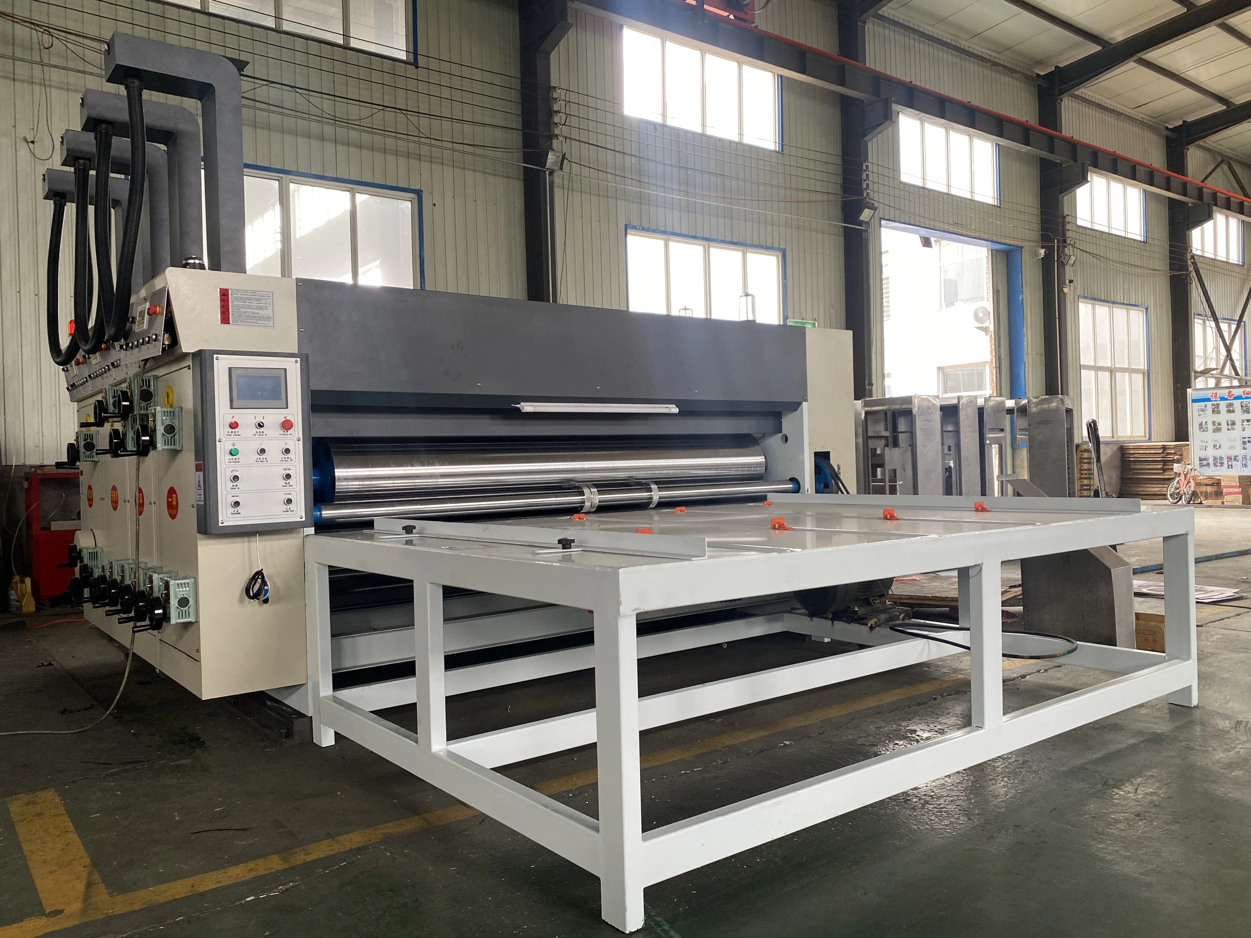 Carton Pizza Box Semi-auto 3 Colors Flexo Ink Printing Slotting Die Cutting Machine For Sale