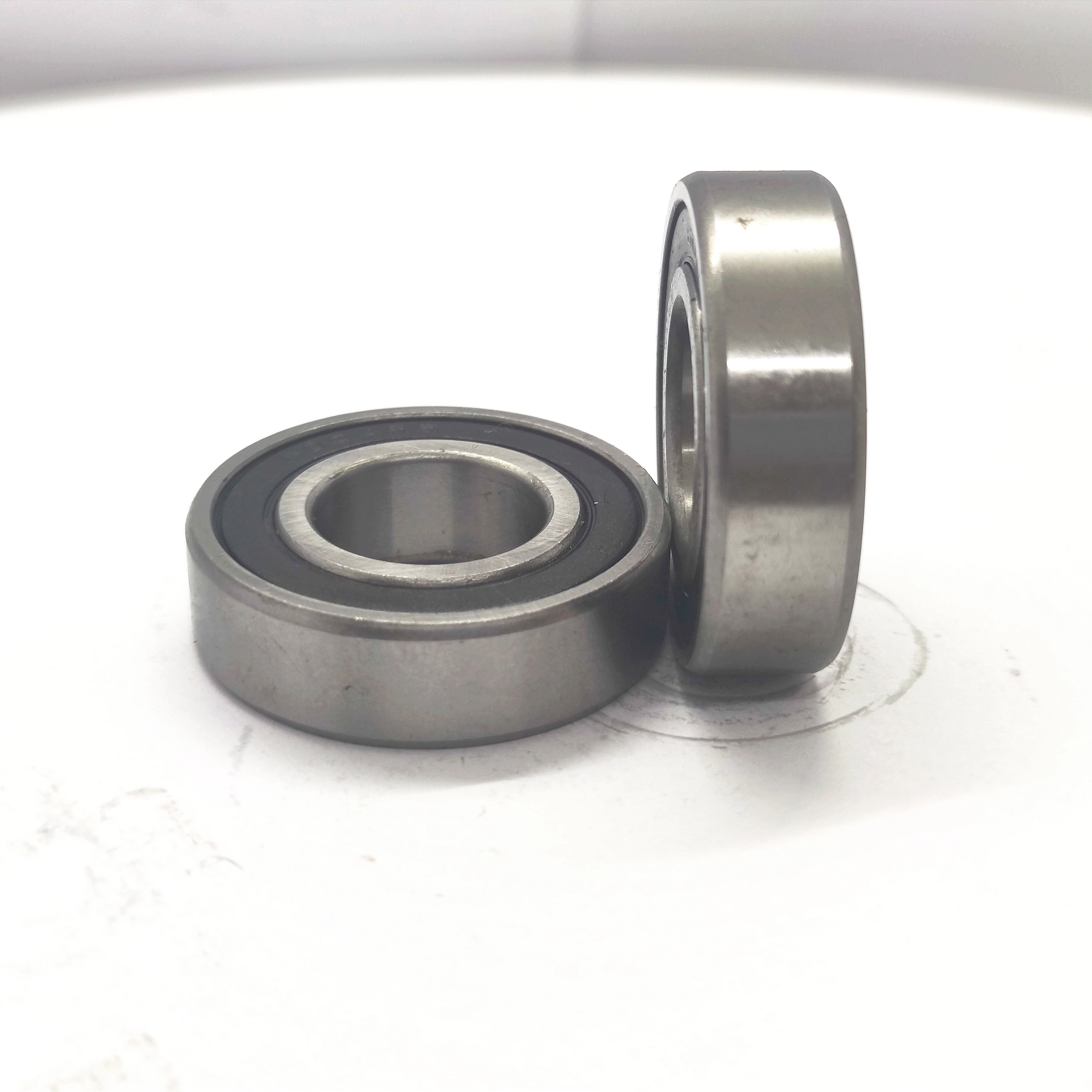 Pre-Lubricated and Stable Performance and Cost Effective  Bearings Deep groove ball bearing 6004-2RS