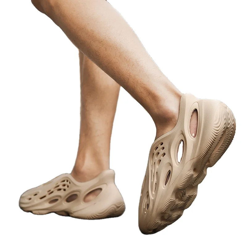 
2021 new fashion breathable leisure hollow out Beach Outdoor sandals slippers yeezyy hole shoes lovers shoes for men and women 