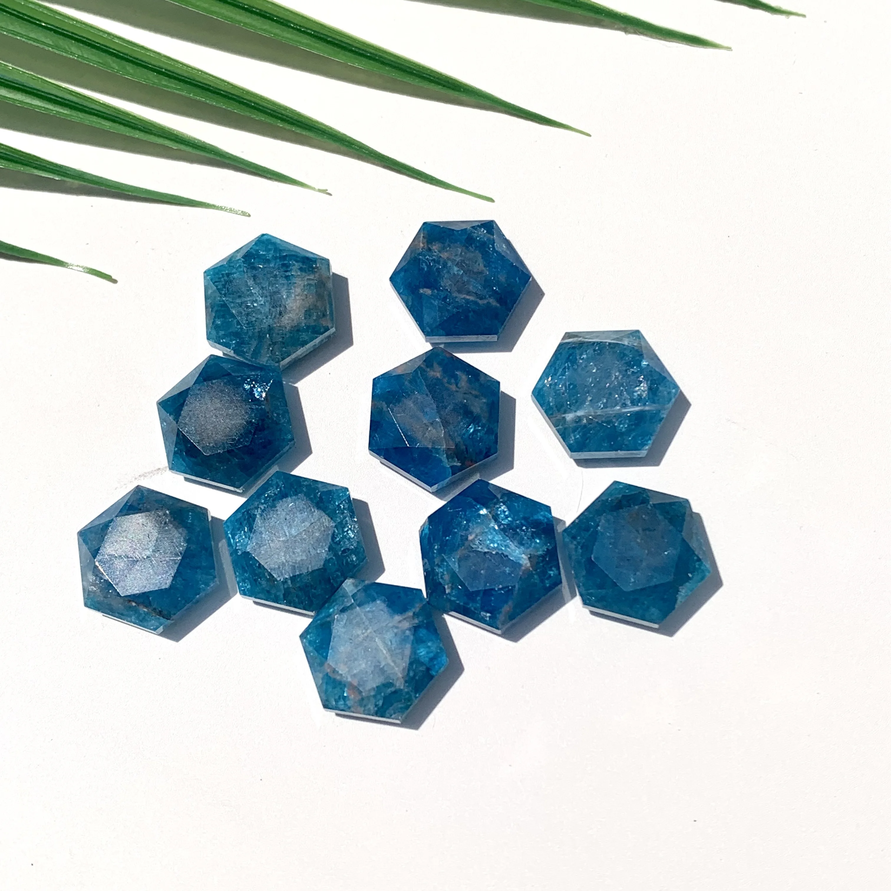 Natural blue apatite healing gemstone hexagram faceted satellite shape pendant spiritual energy jewelry