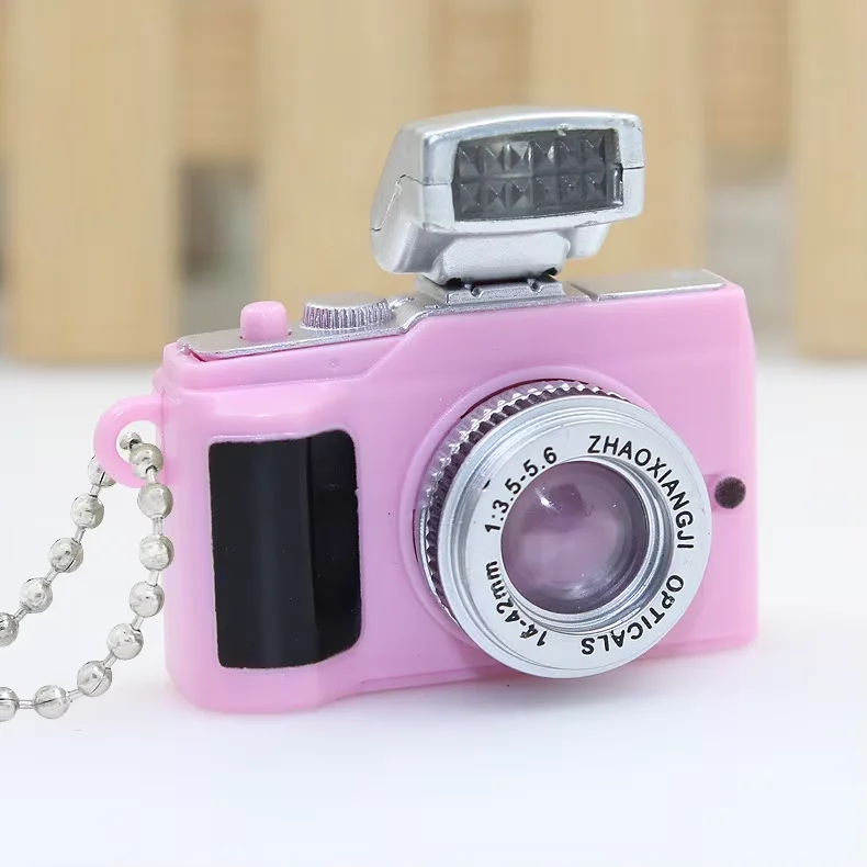 Factory Daisy Camera Luminous Sound Keychain Korean Trend Simulation Camera LED Luggage Accessories Pendant.