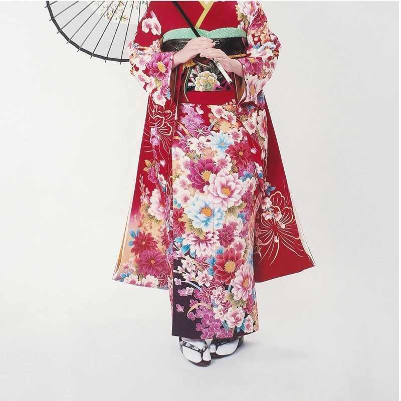 
Authenic high quality embroidery kimono silk crafted by Japanese artisans 