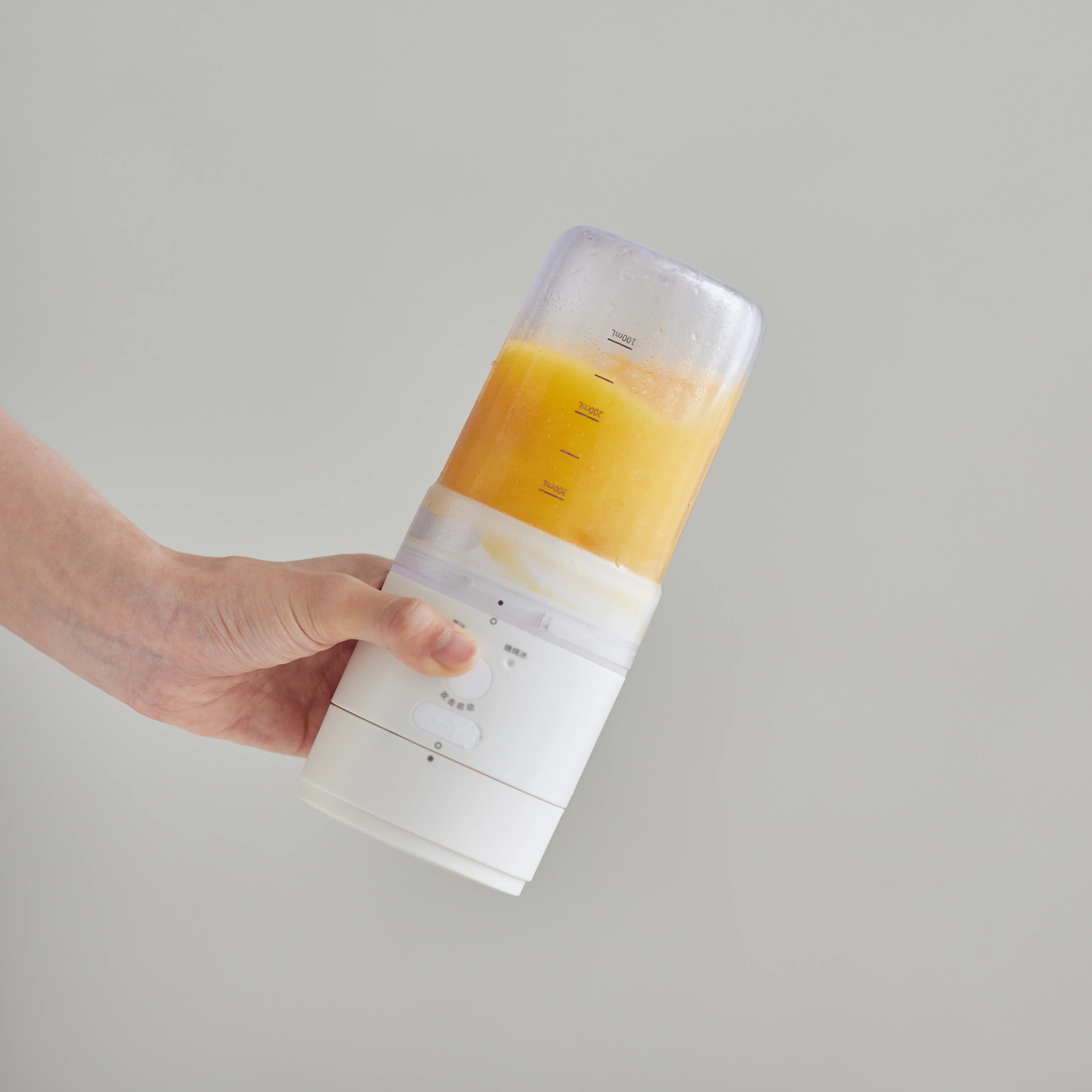 Household Small Ice Cube Crusher Strong  Ice Shaver Machine Use Sport Portable Juicer Cup