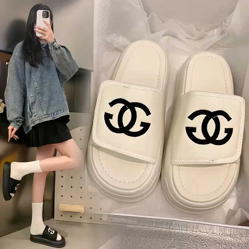 Small fragrant slippers women 2024 summer new  flip-flops casual fashion muffin thick bottom sandals