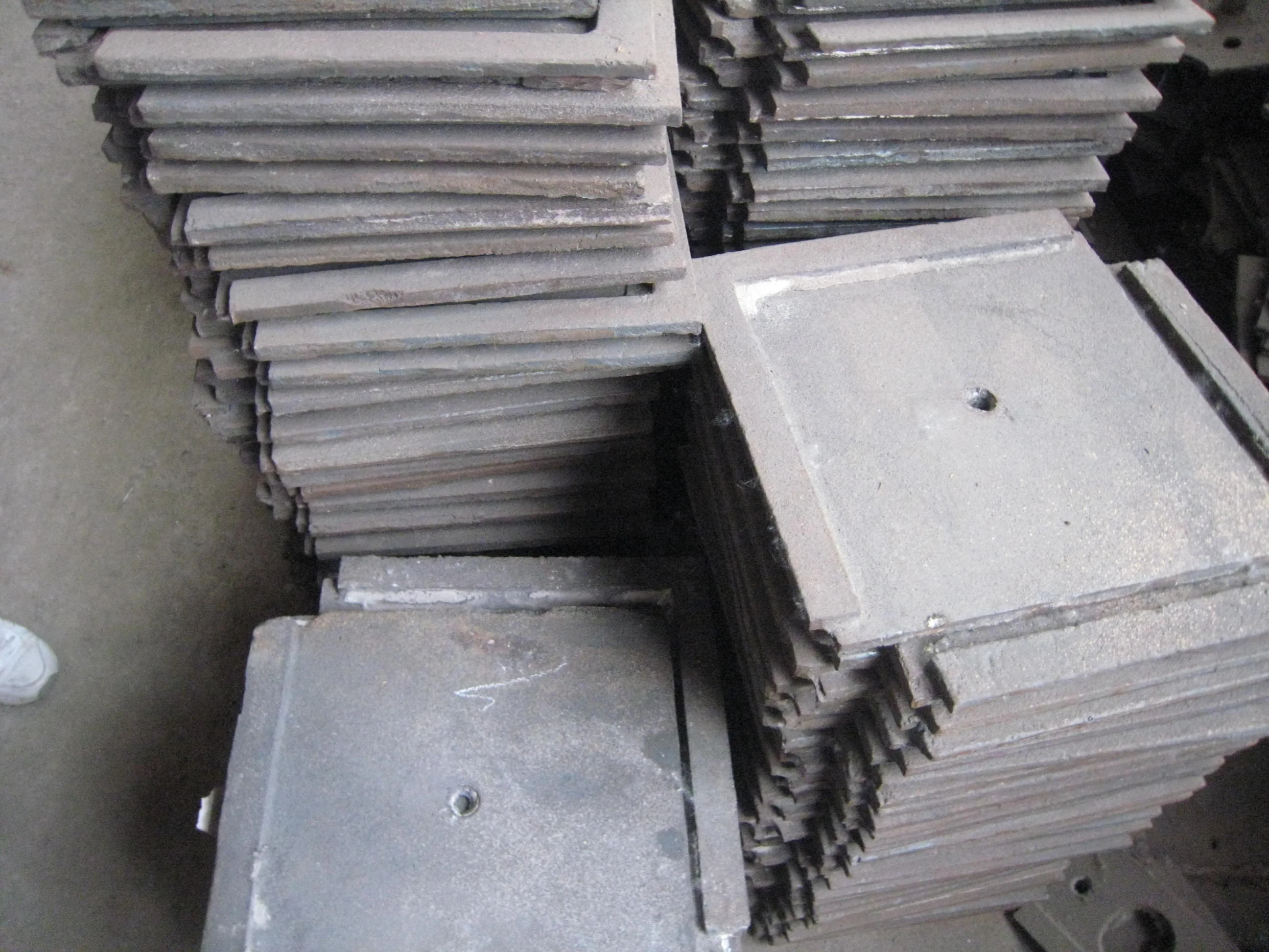 Factory direct sale spare parts of shot blasting machine blasting wheels turbines wear-resistant grinding wheel