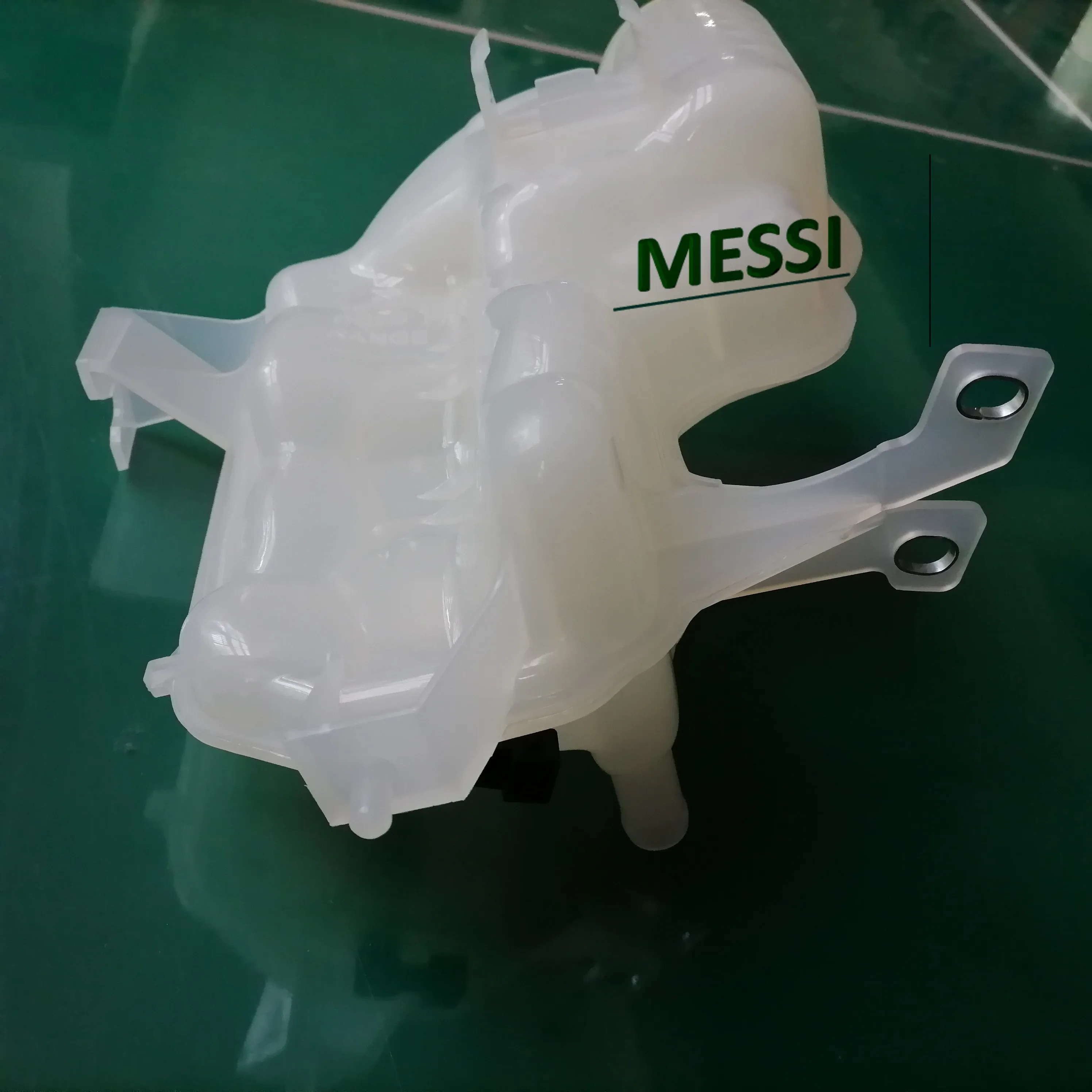 Expansion Tank  LR020367 LR013663  PCF500110 PCF500015 PCF500014/PCF500090  with sensor