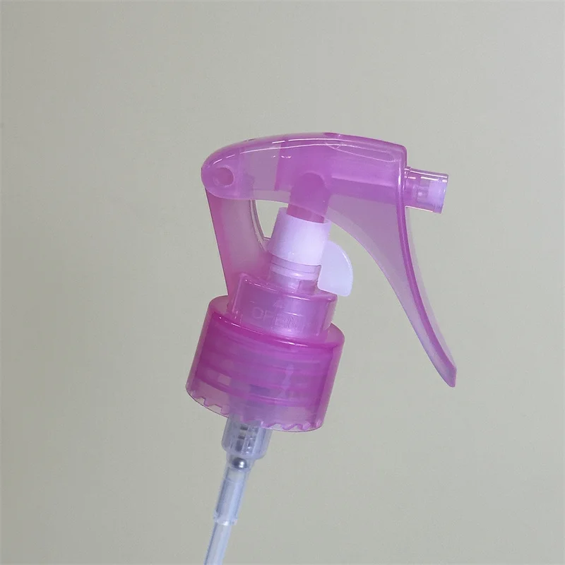 Mini custom plastic white bottles with plastic spray nozzle pump trigger plastic sprayer 20/410 24/410 28/410