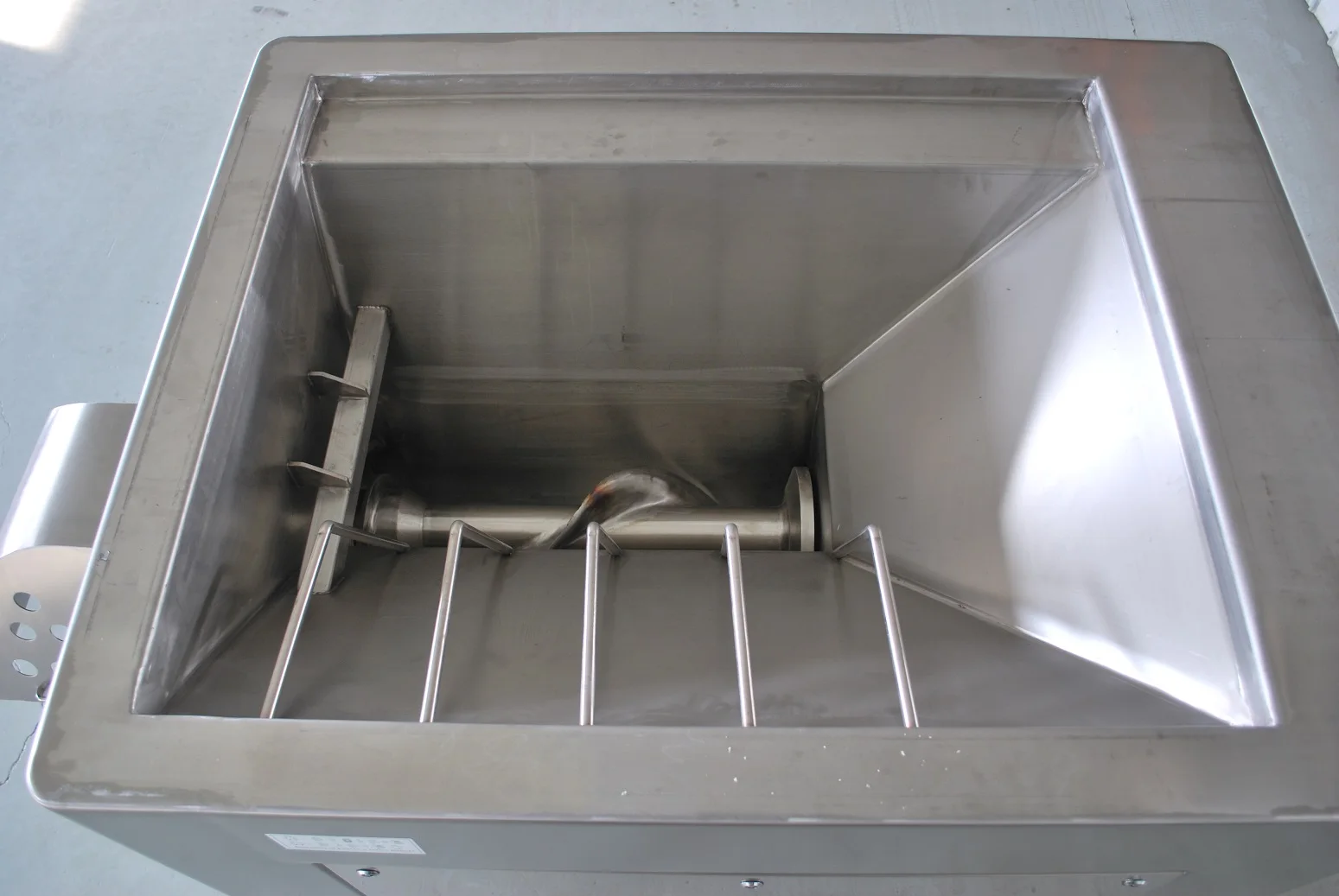 YES  Supplier of Food Equipment  C300G-B Frozen Meat Grinder/Fresh Meat Mincer