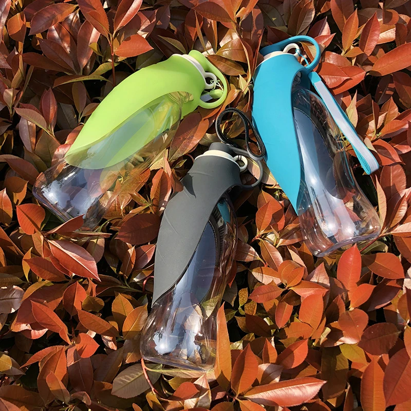 Spot wholesale 580ml soft leaf shape silicone lid pet travel portable dog drinking water bottle