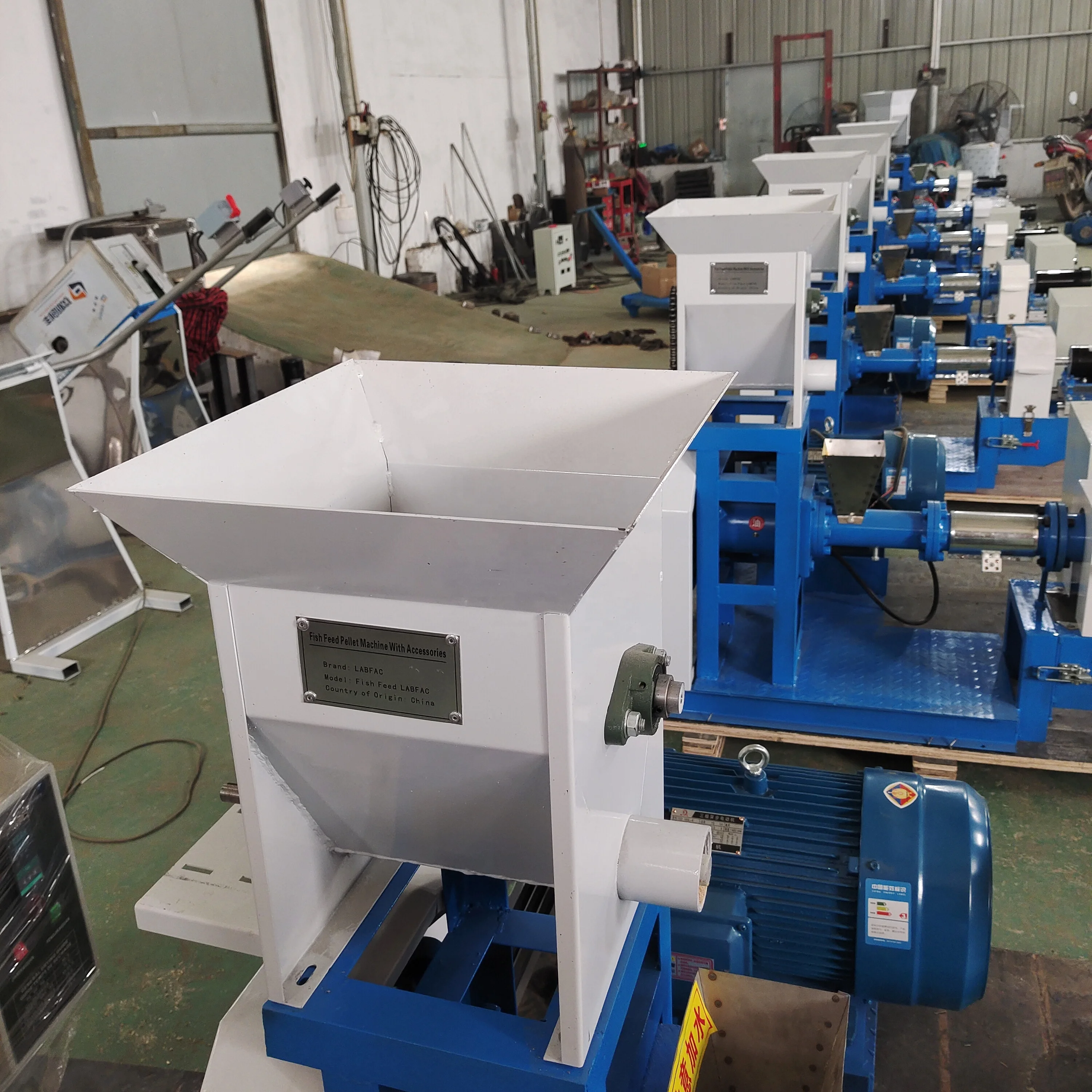 Poultry chicken animal feed pellet making machine mini granulator extruder machine floating fish feed pellet extrusion machine