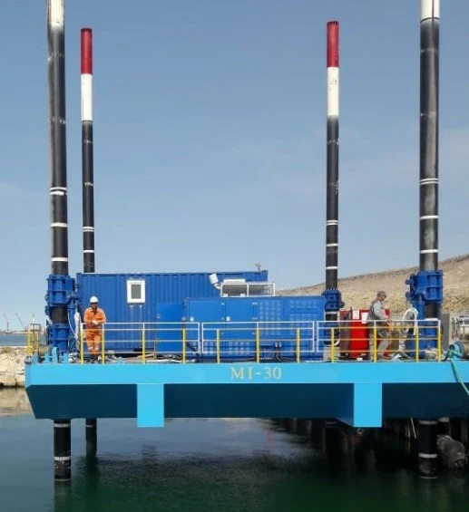 Customizable 1000t Floating Crane Offshore Vessels Steel Small Work Boat Ship Barge Sale