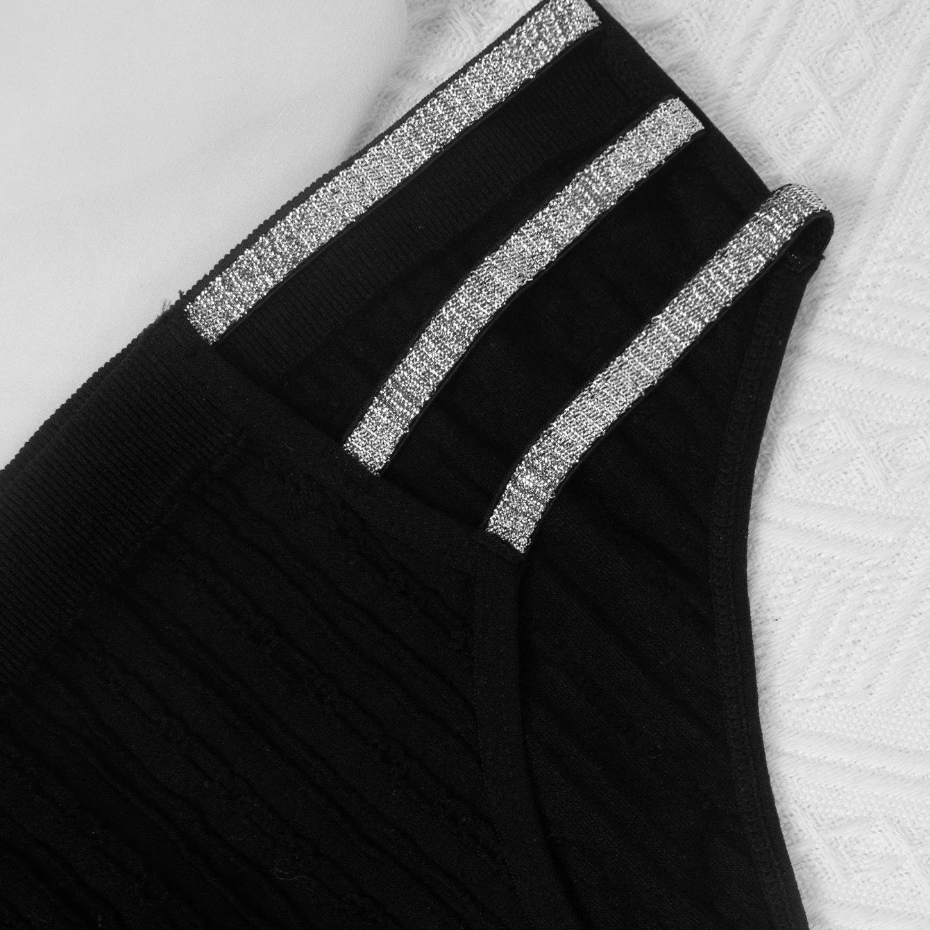 Wholesale 2023 sexy fashion silver strap design panties hollow out women brazilian low waist thongs
