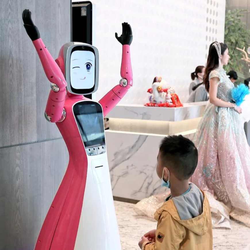 Manufacturer Durable Humanoid Service Robot Chinese Greeting Robot New Product 2021 LED High Efficiency Public Place Provided