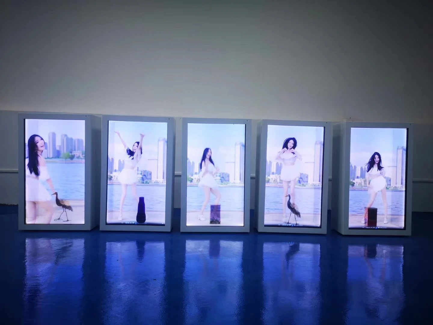 Plug and play VGA HD-MI smart touch 3840*2160 4k display 3D advertising transparency lcd screen 86 inch