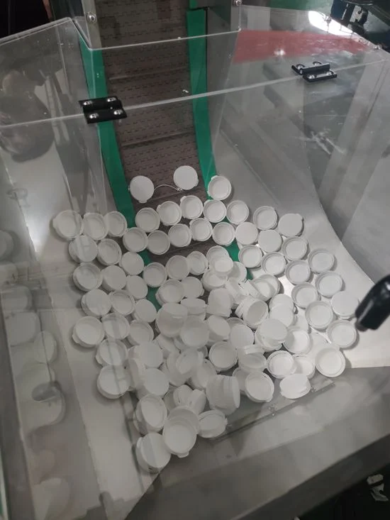 Многофункциональная автоматическая роторная машина для наполнения укупорки стеклянных бутылок для конфет