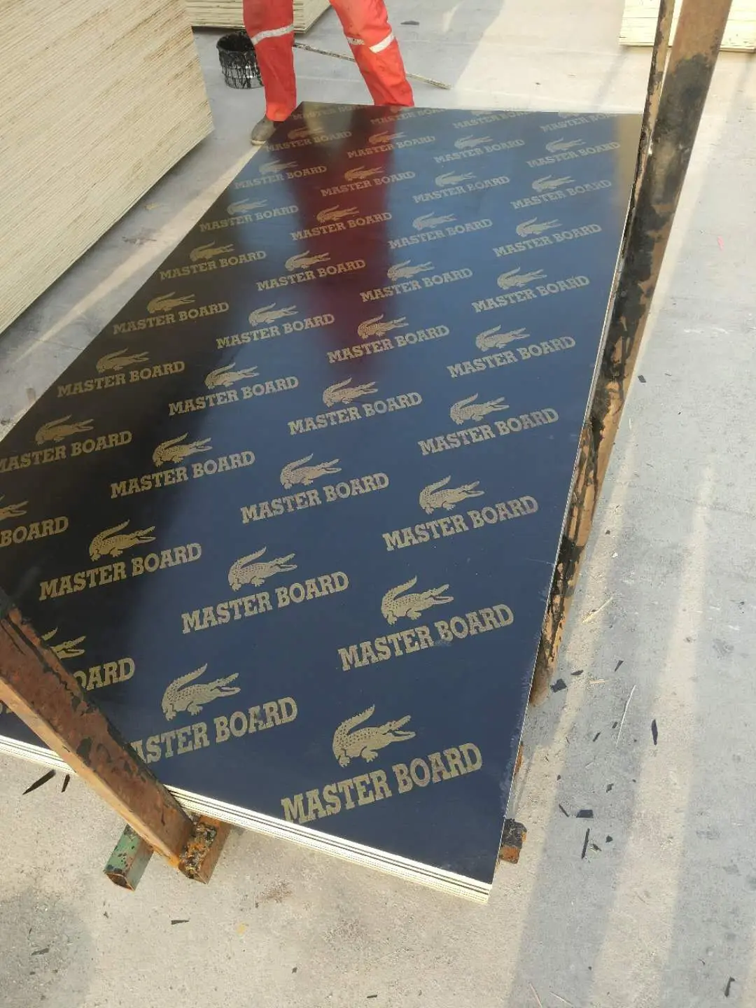 
13 layer ply 18mm marine plywood/timber for concrete formwork 