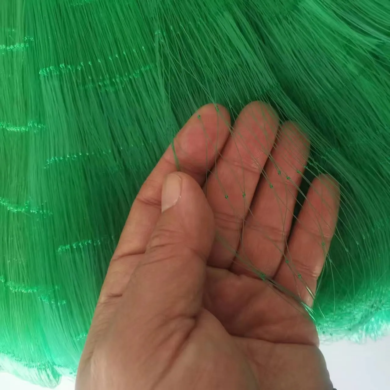 Single knot fishing net for  catching fish