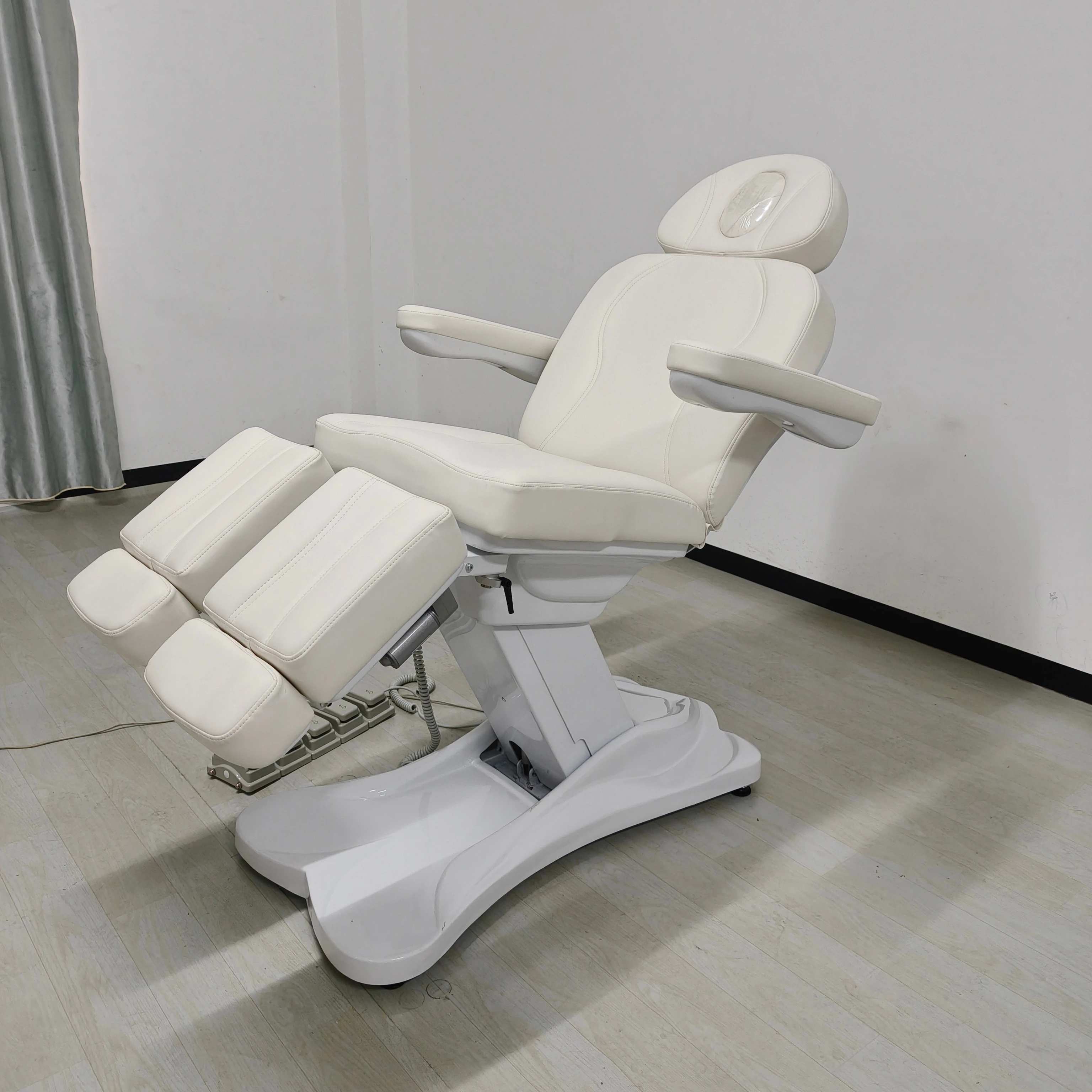New Design Medical Examination Spa Furniture Chair 2 3 4 5 Motors Electric Beauty Bed Split Leg Electric Pedicure Chair