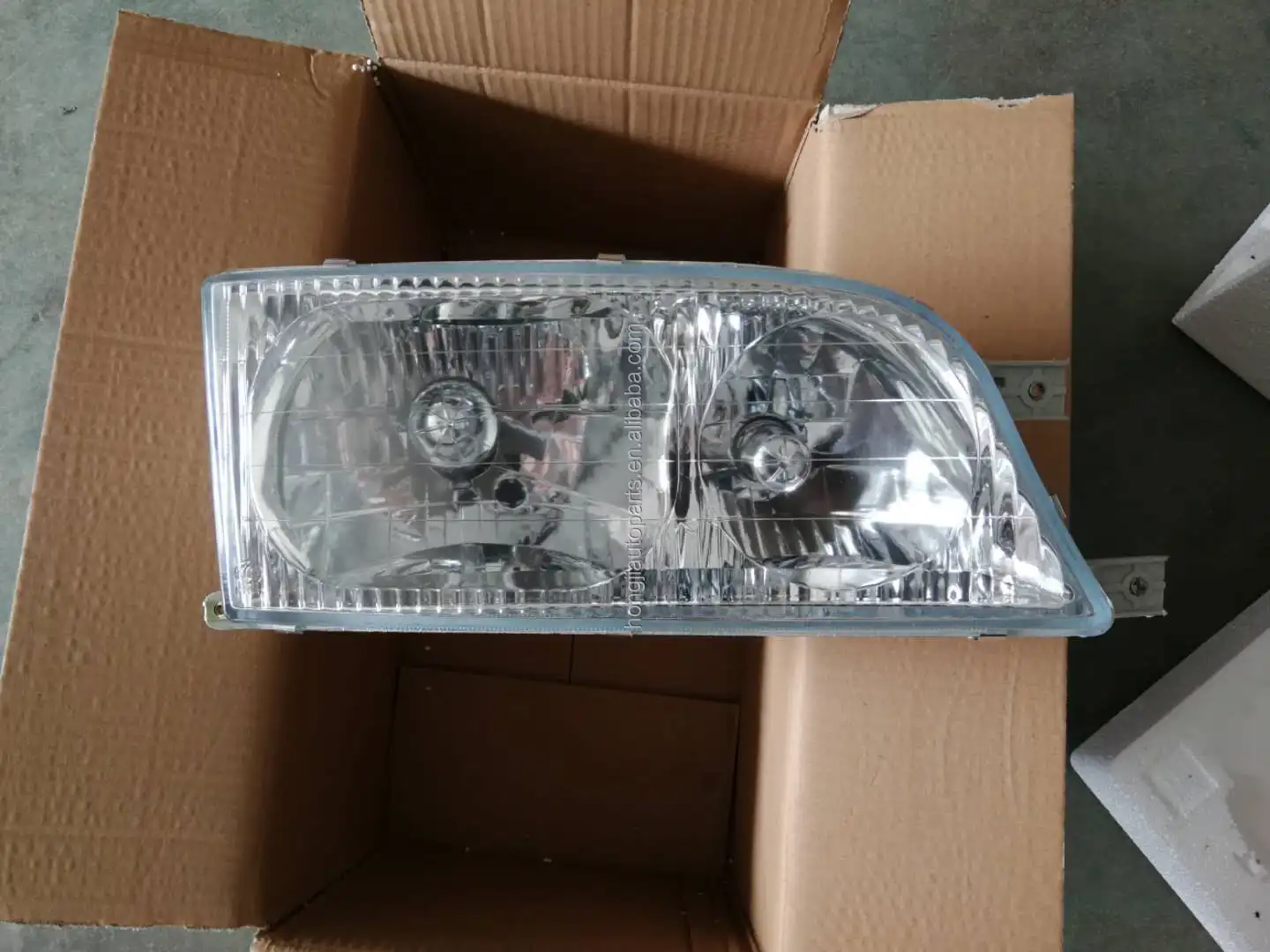 Front head lamp for SsangYong Istana MB100 Headlights 6618207561/6618203321