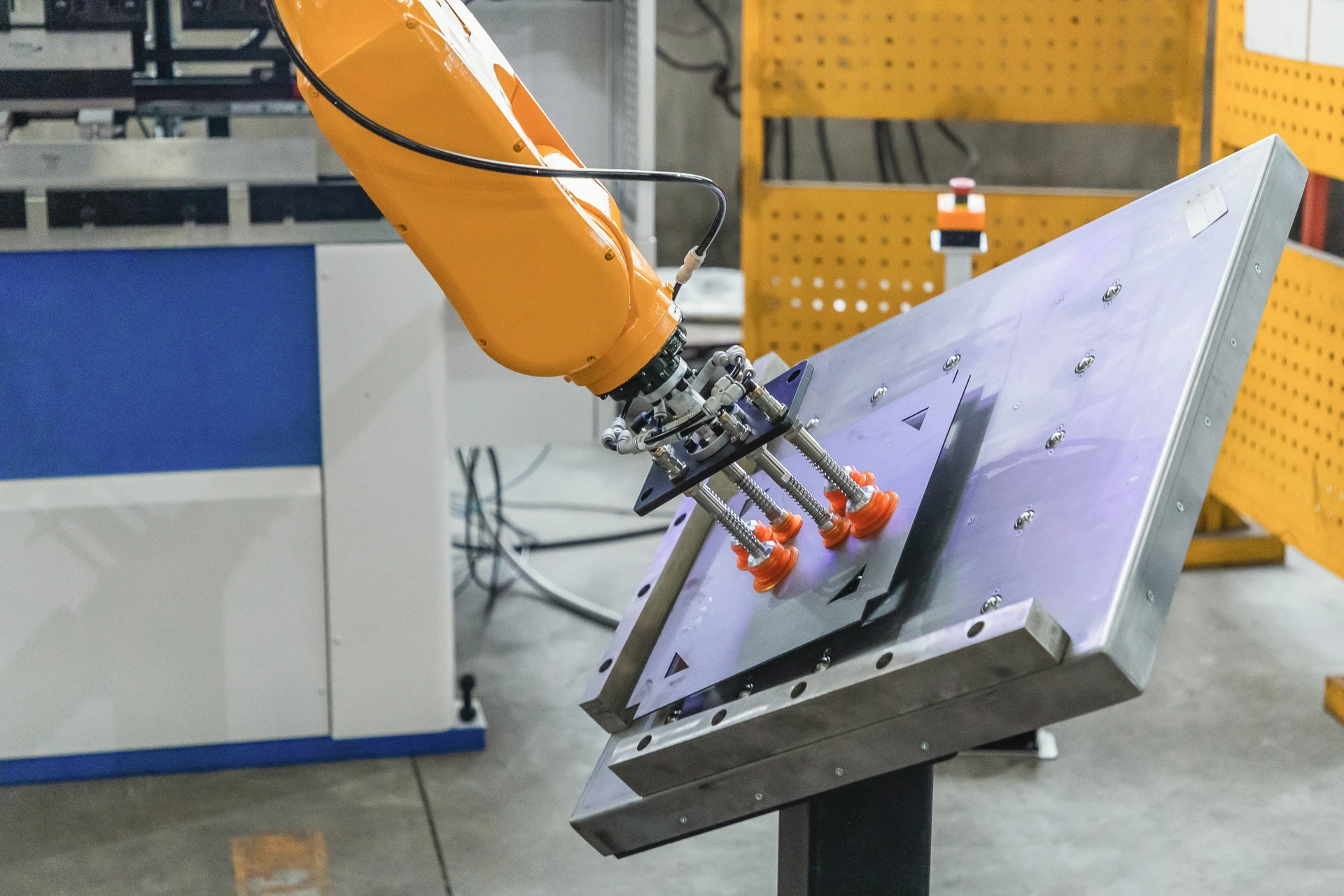  Листогибочный станок с автоматическим роботом Accurl CNC Delem DA66T