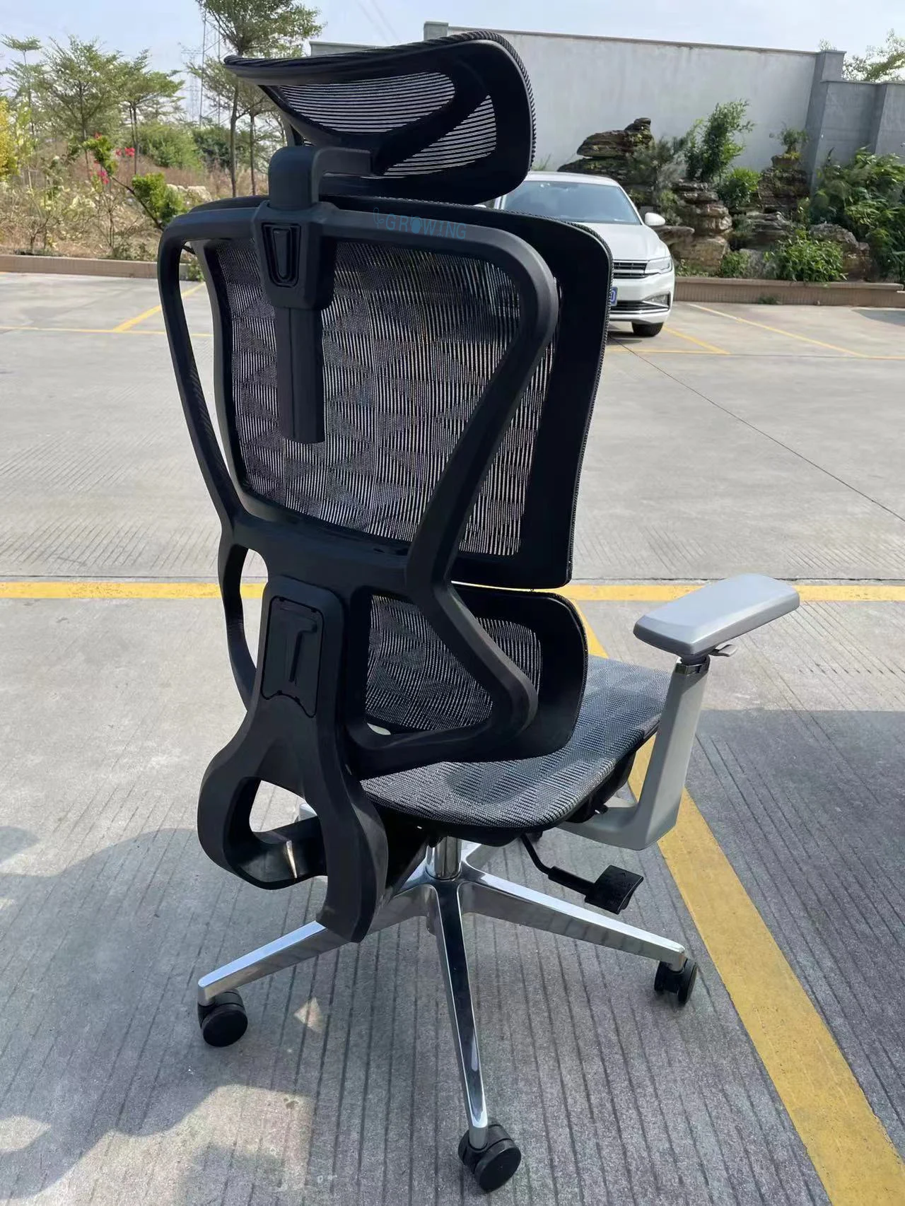 Modern High-Back Ergonomic Office Chair for Boss Black Executive Lift Chair with Revolving Feature Leather and Metal Material