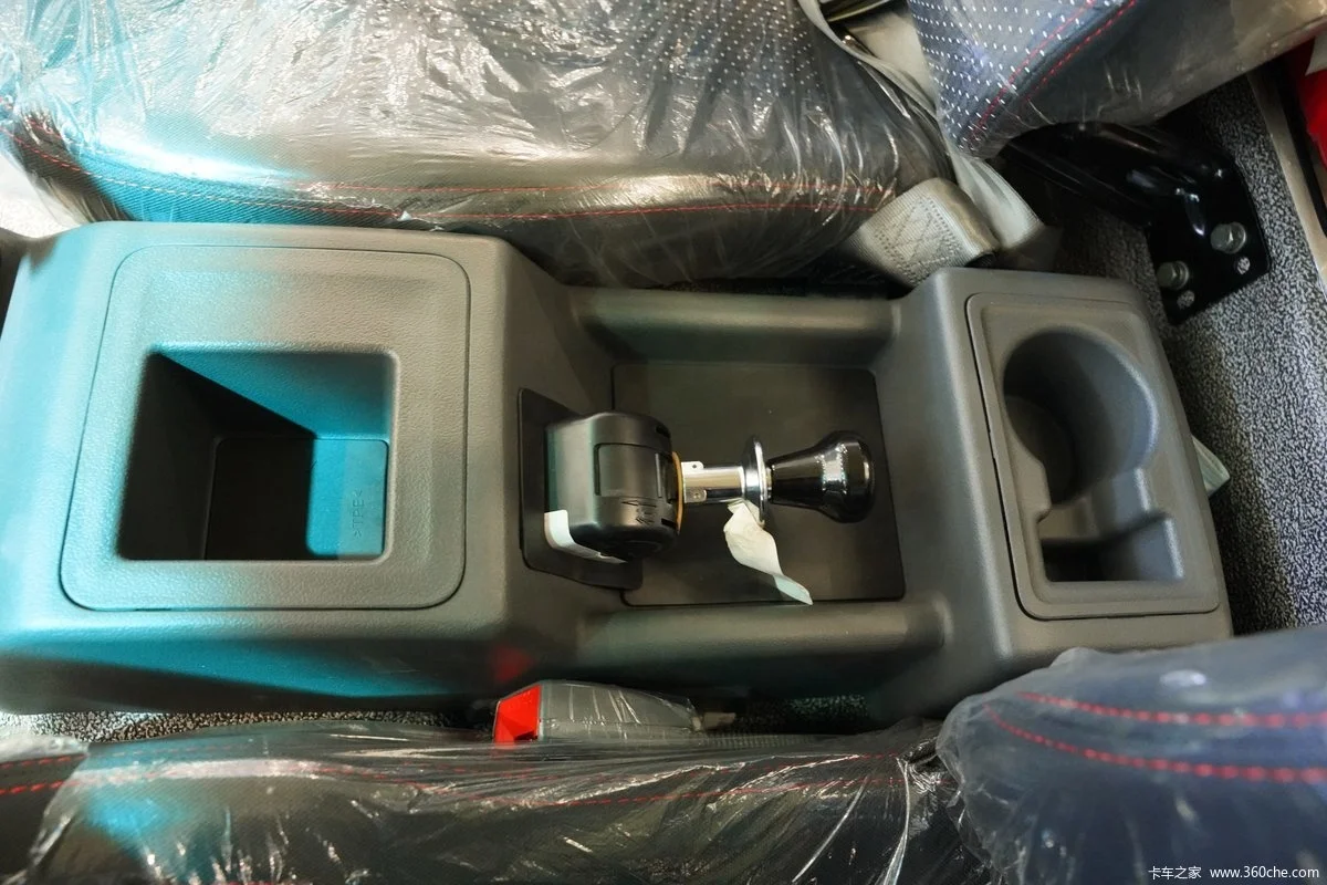 Dayun Xianglong 4.5T 4.12 m single row pure electric van light truck