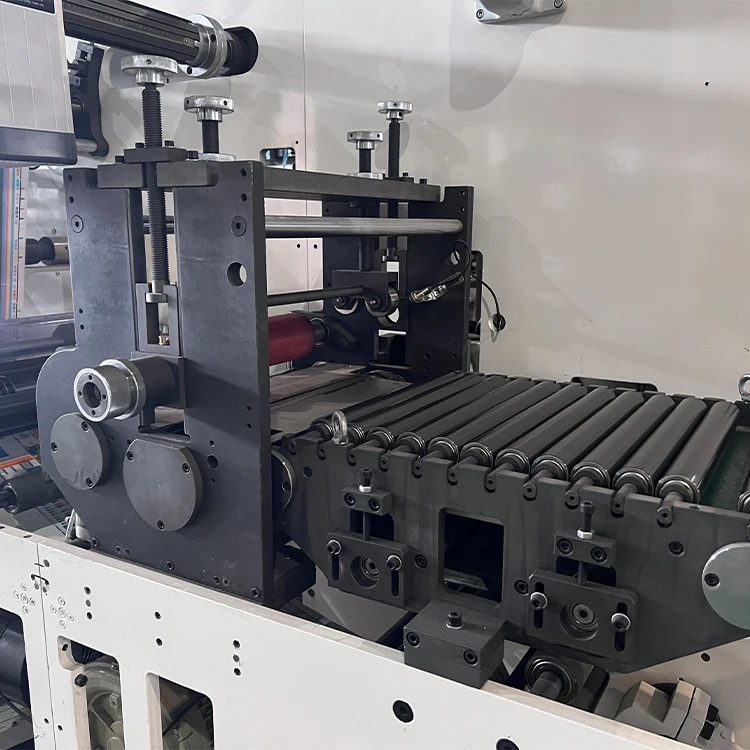 High Quality Multifunction Adhesive Sticker Flexo Label Printing Machine For 6 Colors Labels Paper Roll To Roll