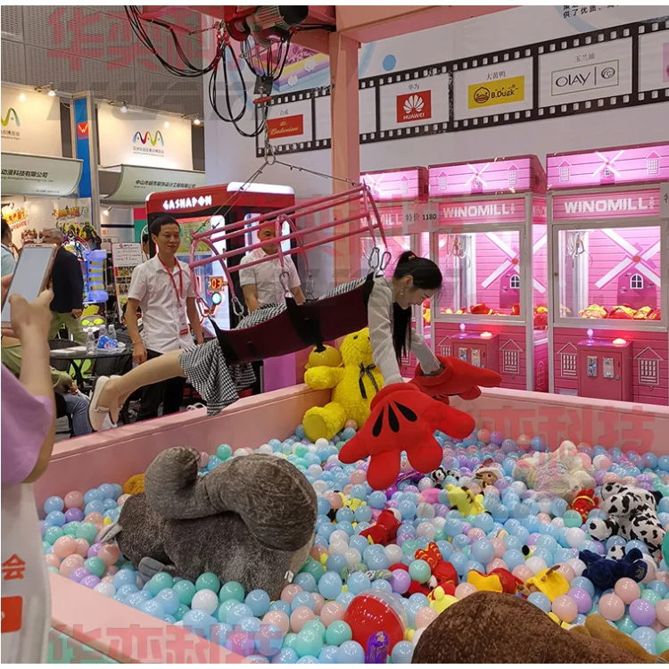 Wholesale Indoor Toy Crane Claw Machine Multi-Player Arcade Award Super large crane machine